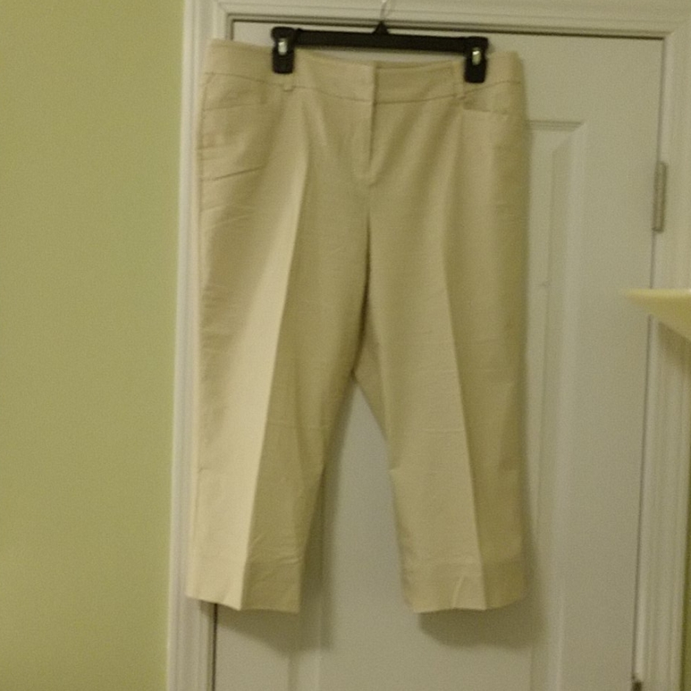 Capri pants